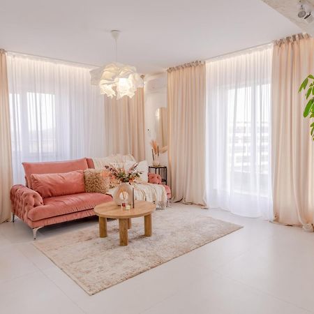 Penthouse View Aeroport Iasi 2 Apartment ภายนอก รูปภาพ