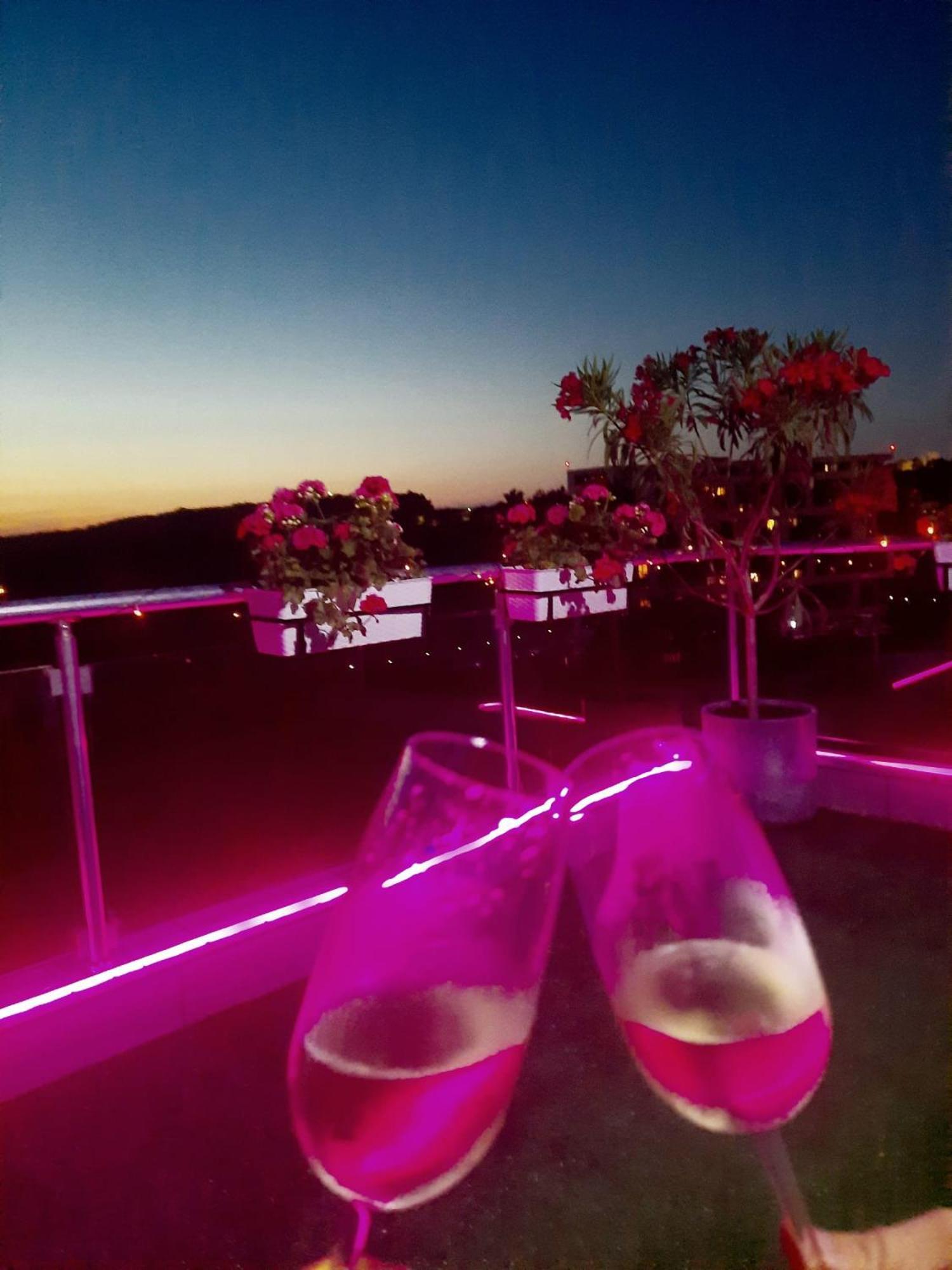 Penthouse View Aeroport Iasi 2 Apartment ภายนอก รูปภาพ